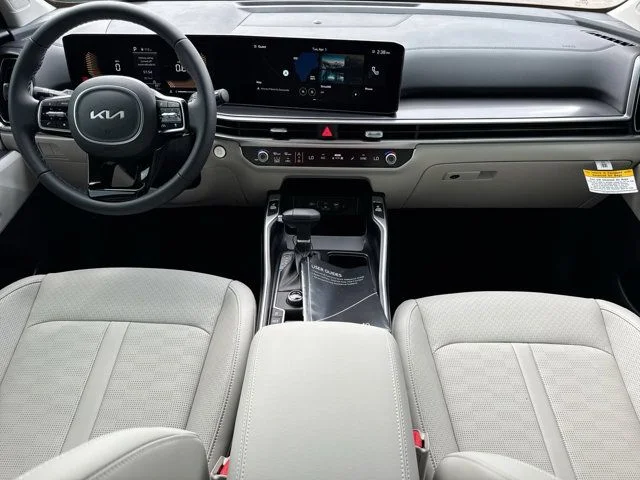 Used 2025 Black Kia S image 10