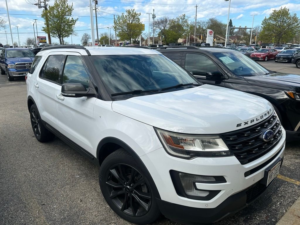 2017 Ford Explorer XLT 4WD's photo