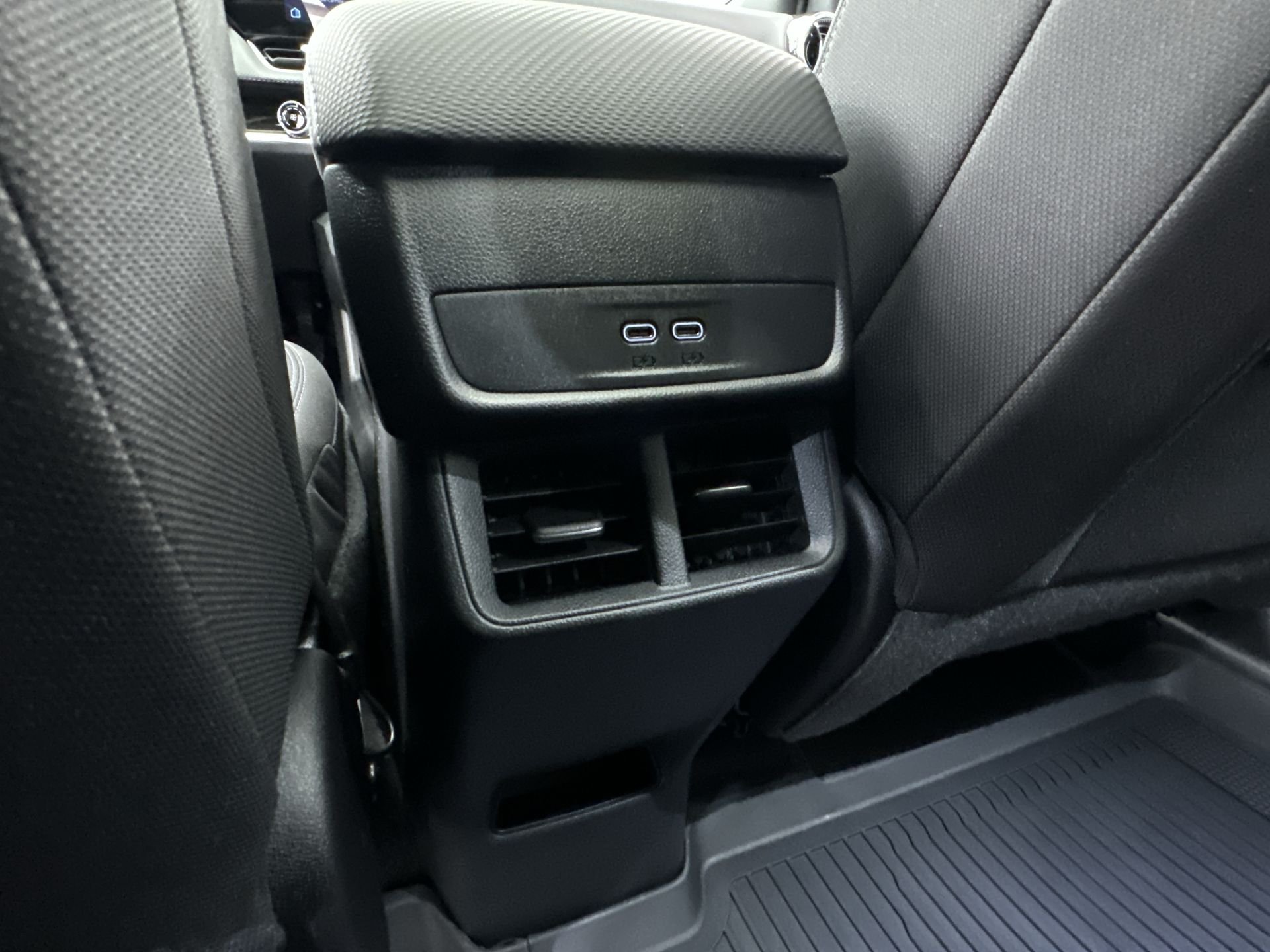 2027 Chevrolet Equinox LT - Photo 78