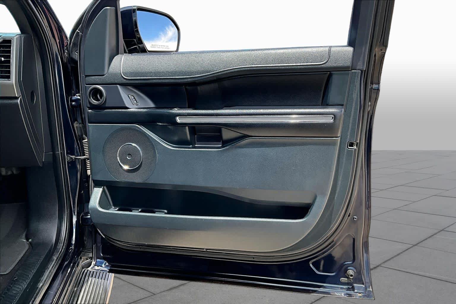 Used 2021 Blue Ford XLT image 22
