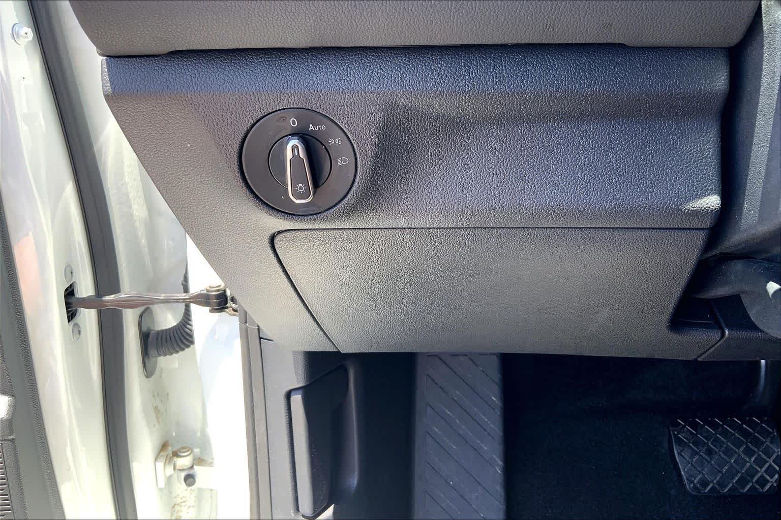 Used 2025 Pure White Volkswagen S image 36