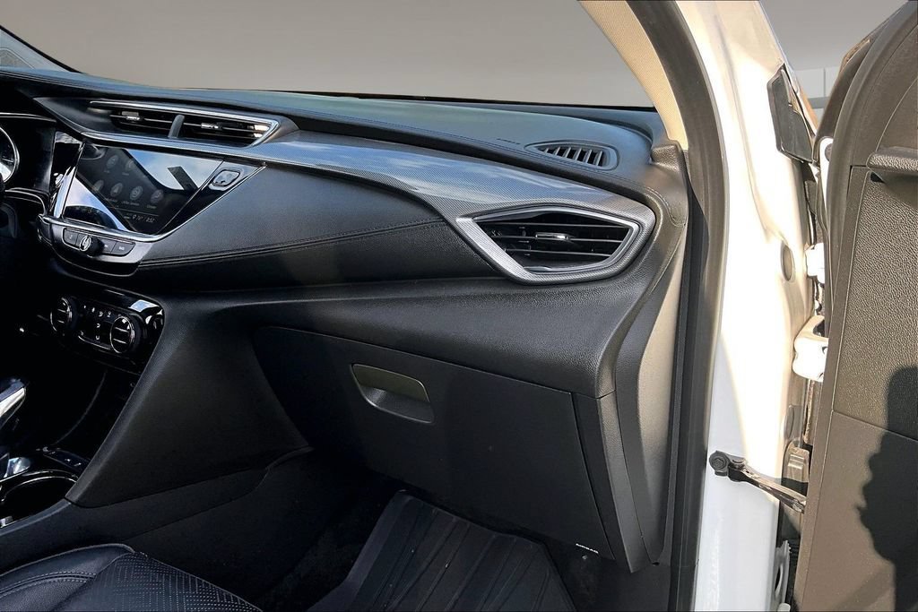 Used 2021 SUMMIT WHITE Buick Essence image 16