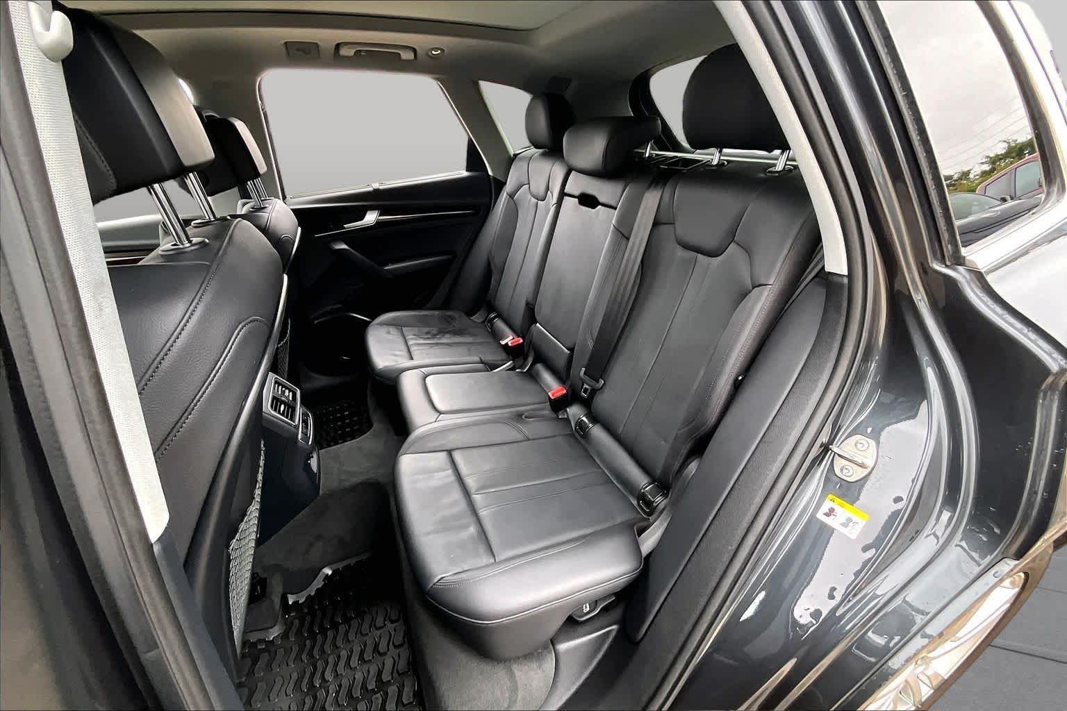 Used 2018 Manhattan Gray Metallic Audi Tech Premium Plus image 21