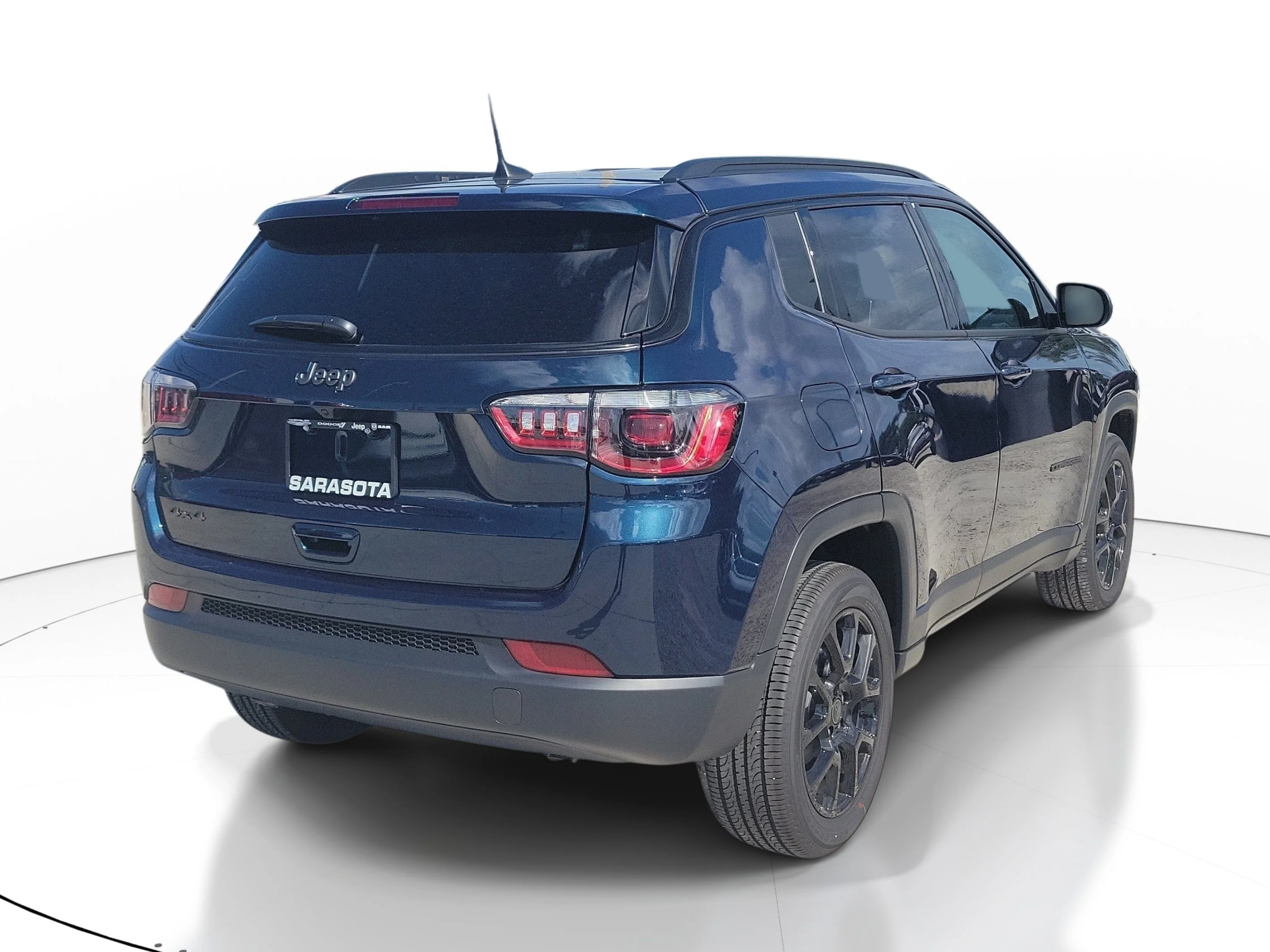 New 2026 Fathom Blue Pearl Coat Jeep Latitude Altitude image 6