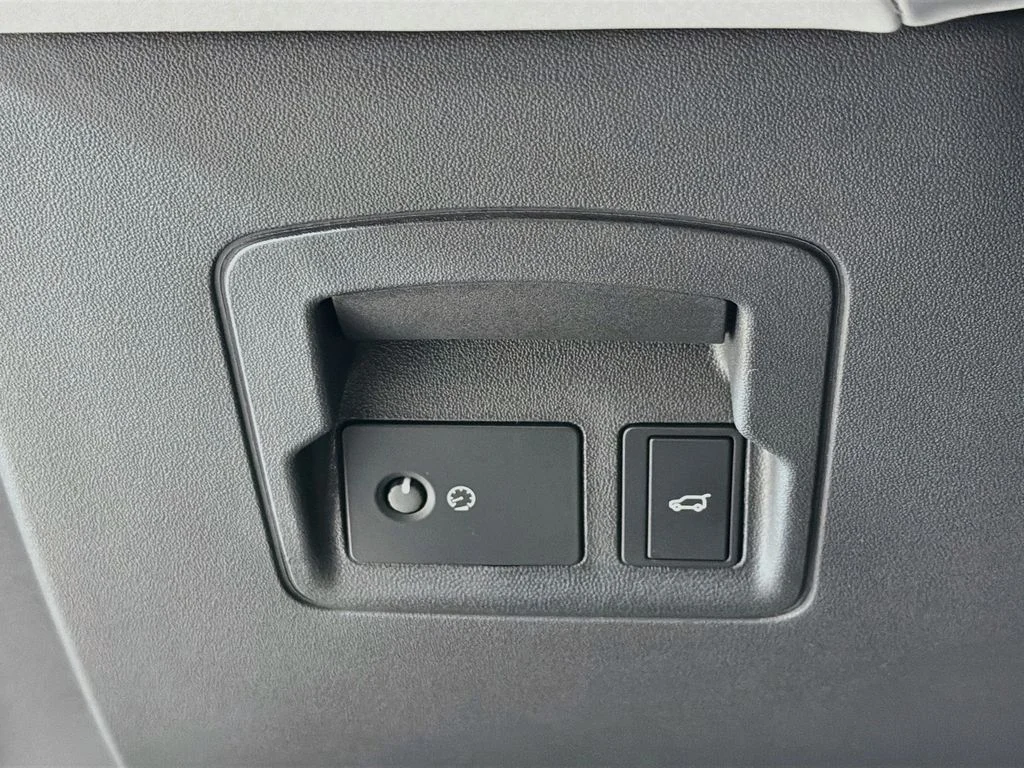 New 2026 Arroios Grey Land Rover S image 10