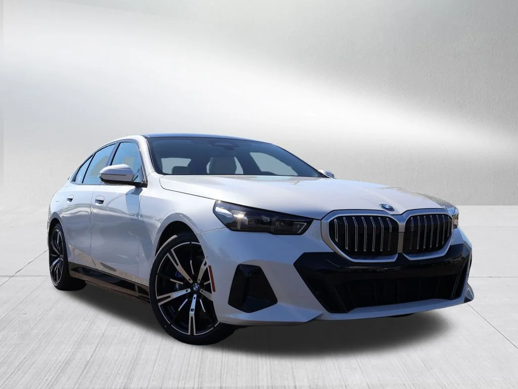 2026 BMW 5 Series 550e xDrive Sedan's photo