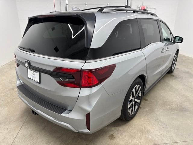 Used 2026 Solar Silver Metallic Honda EX-L image 5