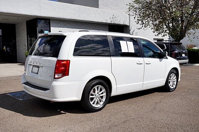 Used 2018 White Dodge SXT image 7