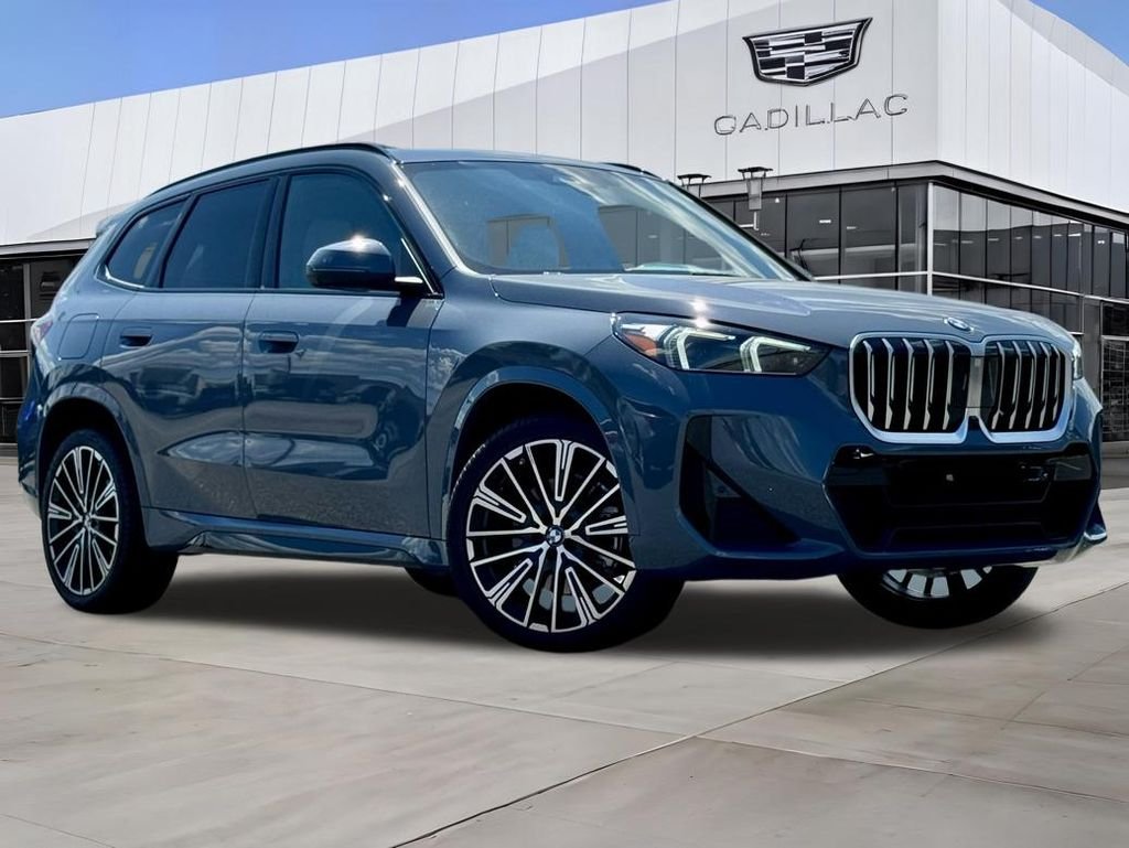 Used 2025  BMW xDrive28i image 2