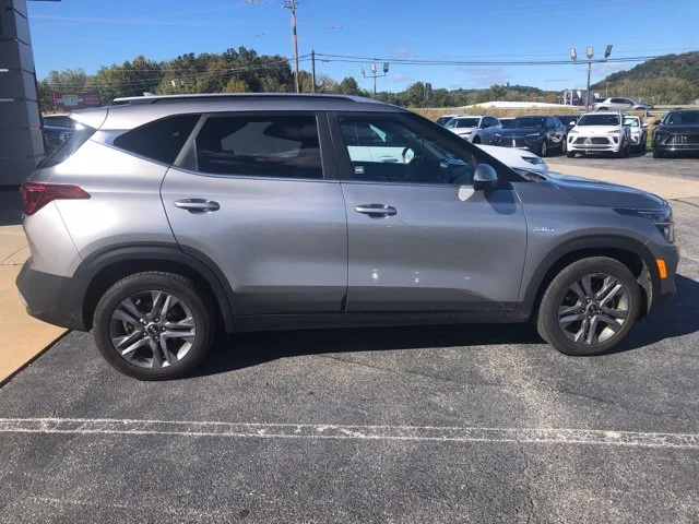 Used 2021 Gray Kia S image 5