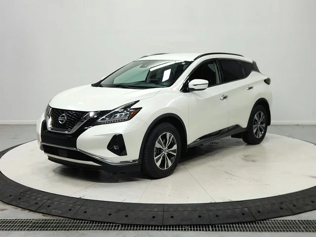 Used 2022 White Nissan SV image 4