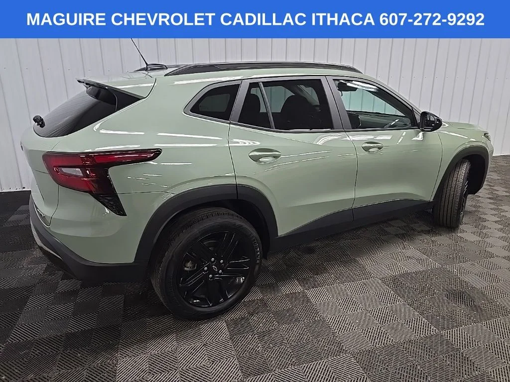 Used 2024 Green Chevrolet ACTIV image 3