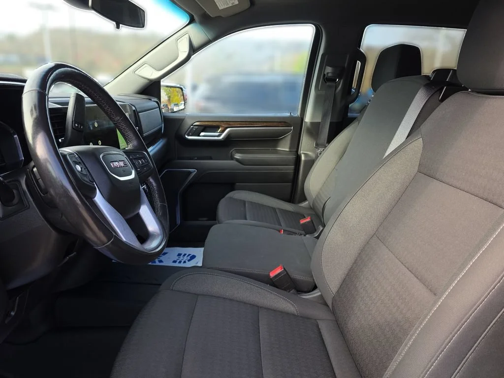Certified Used 2022 Onyx Black GMC Elevation image 9