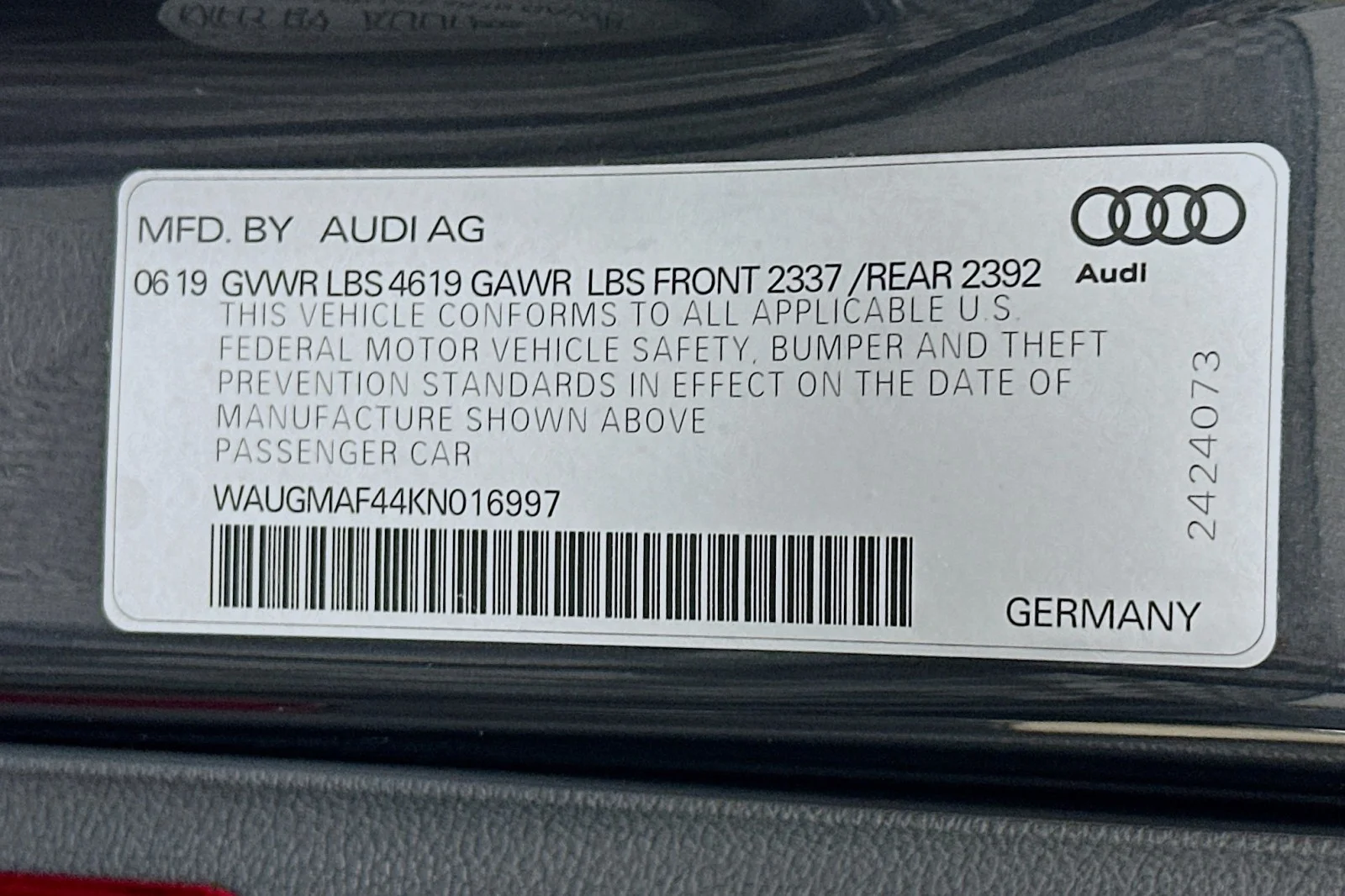 Used 2019 Manhattan Gray Metallic Audi Titanium Premium image 24