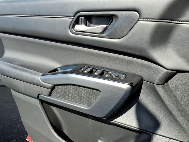 2024 Nissan Pathfinder SL - Photo 10