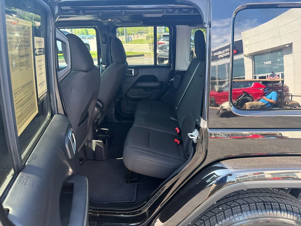 Used 2023 Black Jeep Sahara image 14