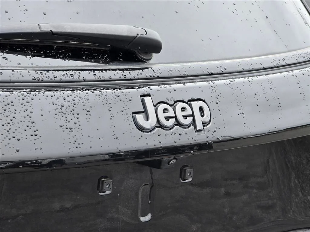 Used 2025 Black Jeep Trailhawk image 13
