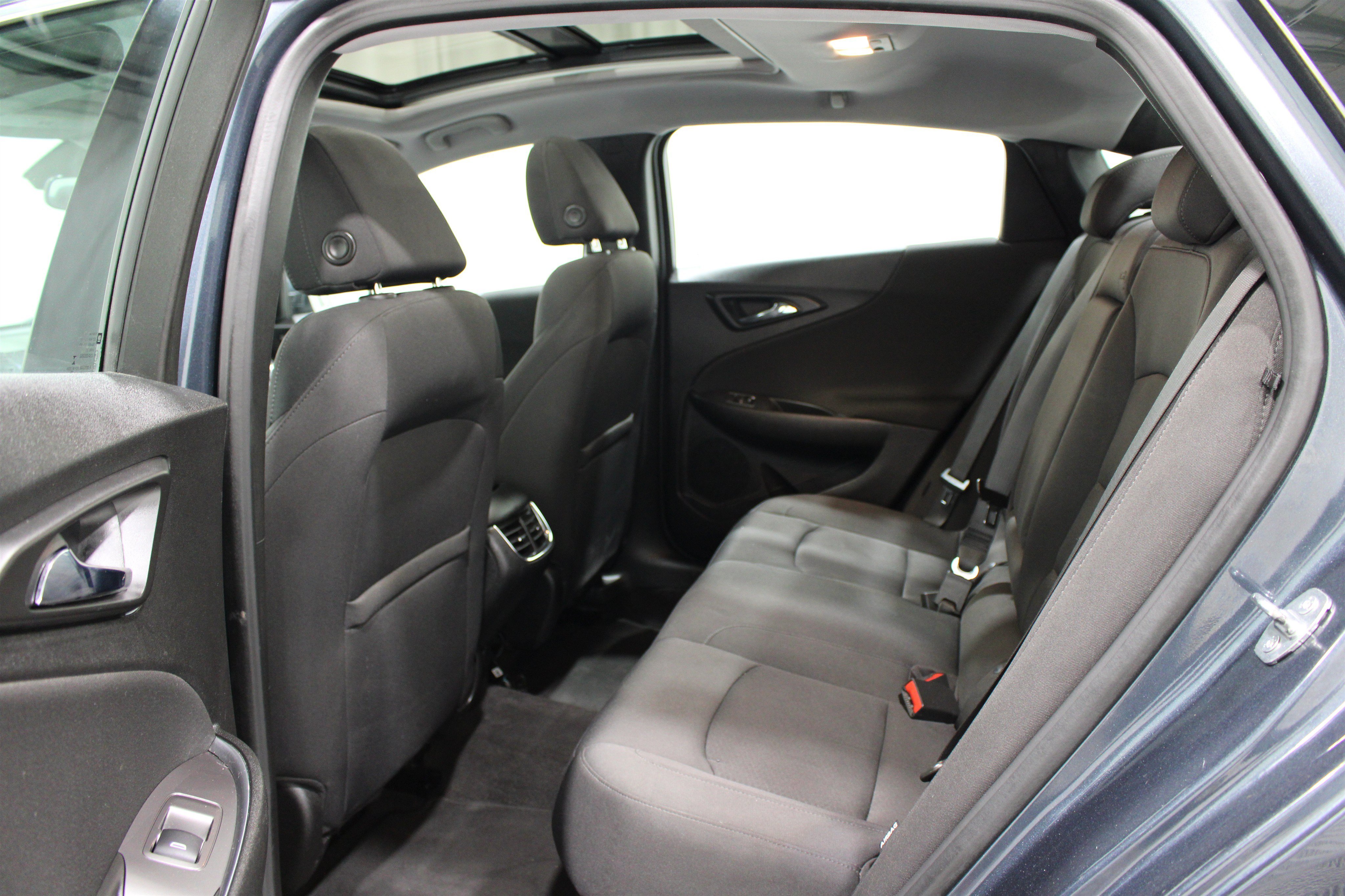 Used 2020 Shadow Gray Metallic Chevrolet LT image 22