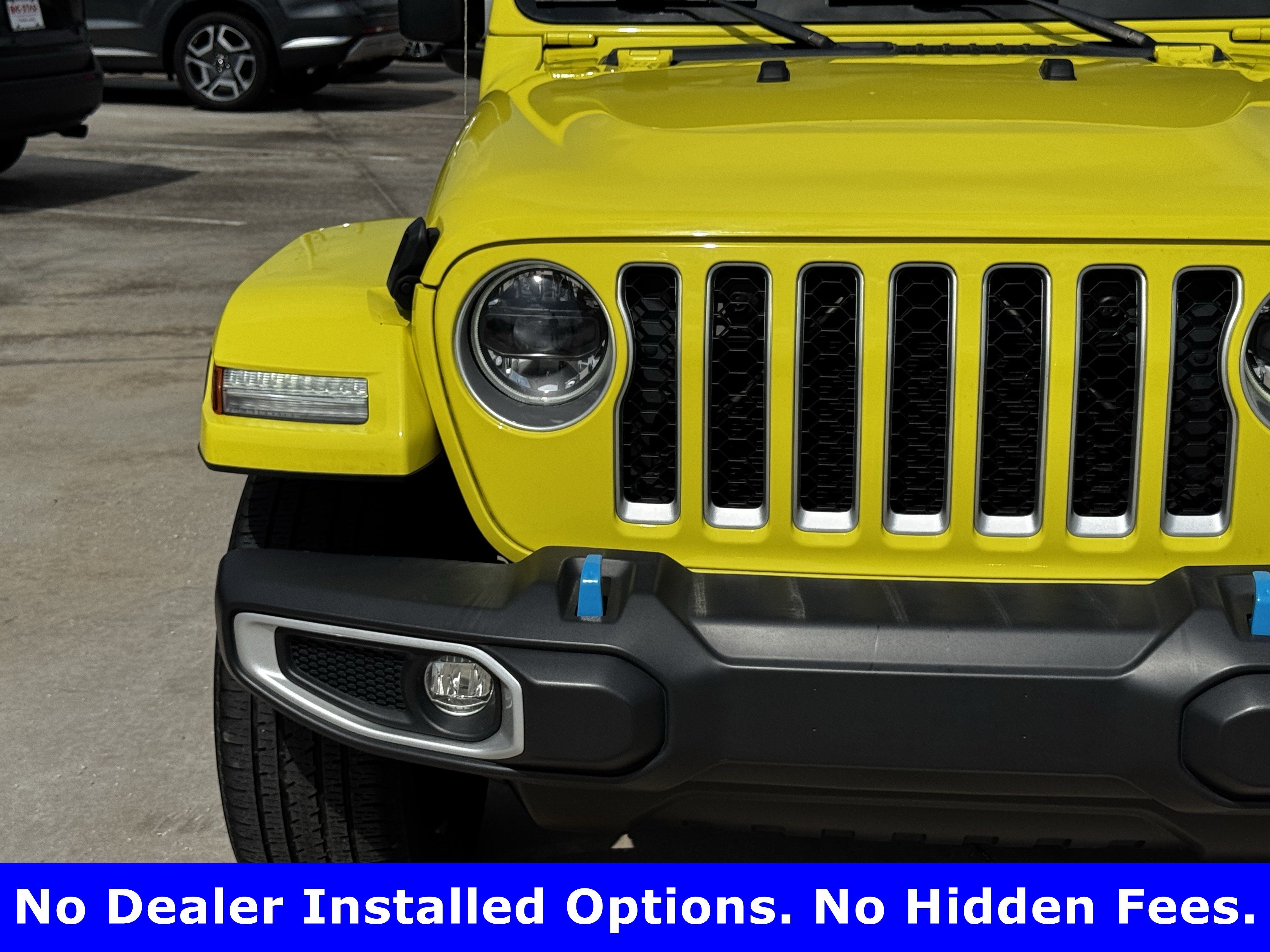 Used 2023 High Velocity Clearcoat Jeep Sahara image 5