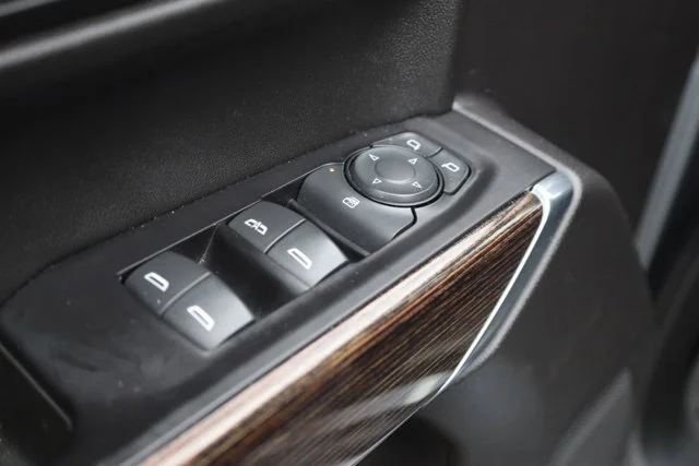 Used 2020 Gray GMC Elevation image 28
