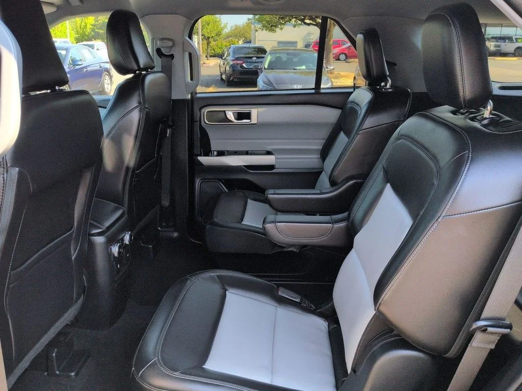 Used 2023 Gray Metallic Ford XLT image 25