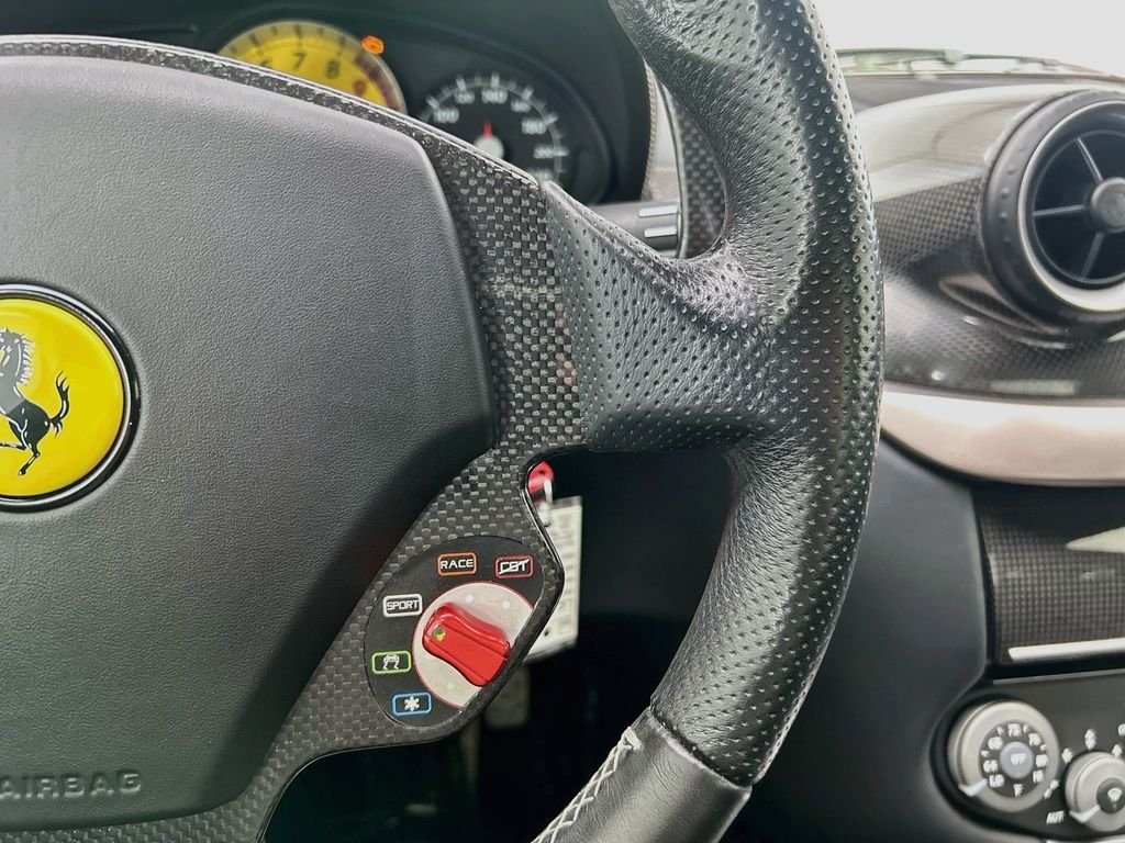 Used 2009  Ferrari  image 12