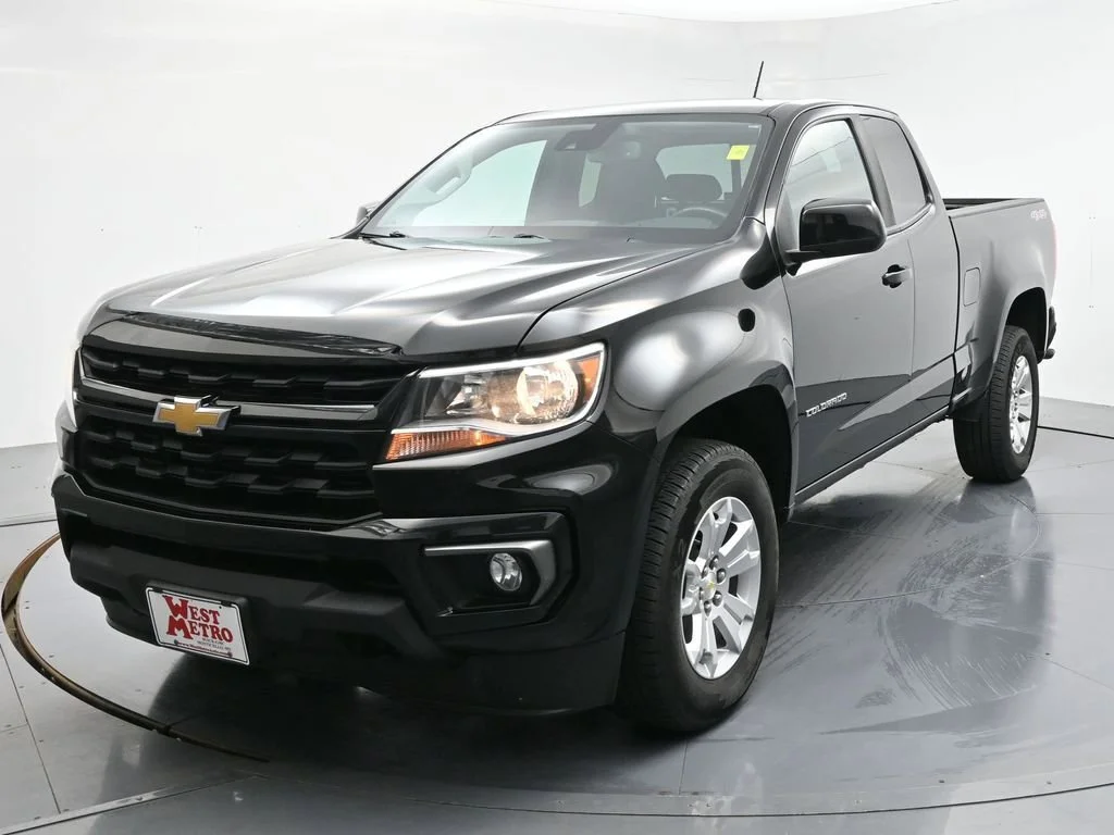 Used 2021 Chevrolet Colorado LT with VIN 1GCHTCENXM1112336 for sale in Monticello, Minnesota