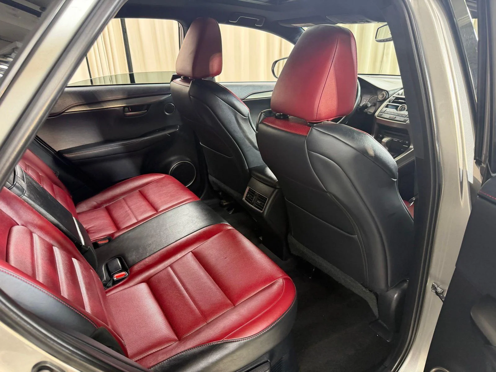 Used 2015 Atomic Silver Lexus F Sport image 40