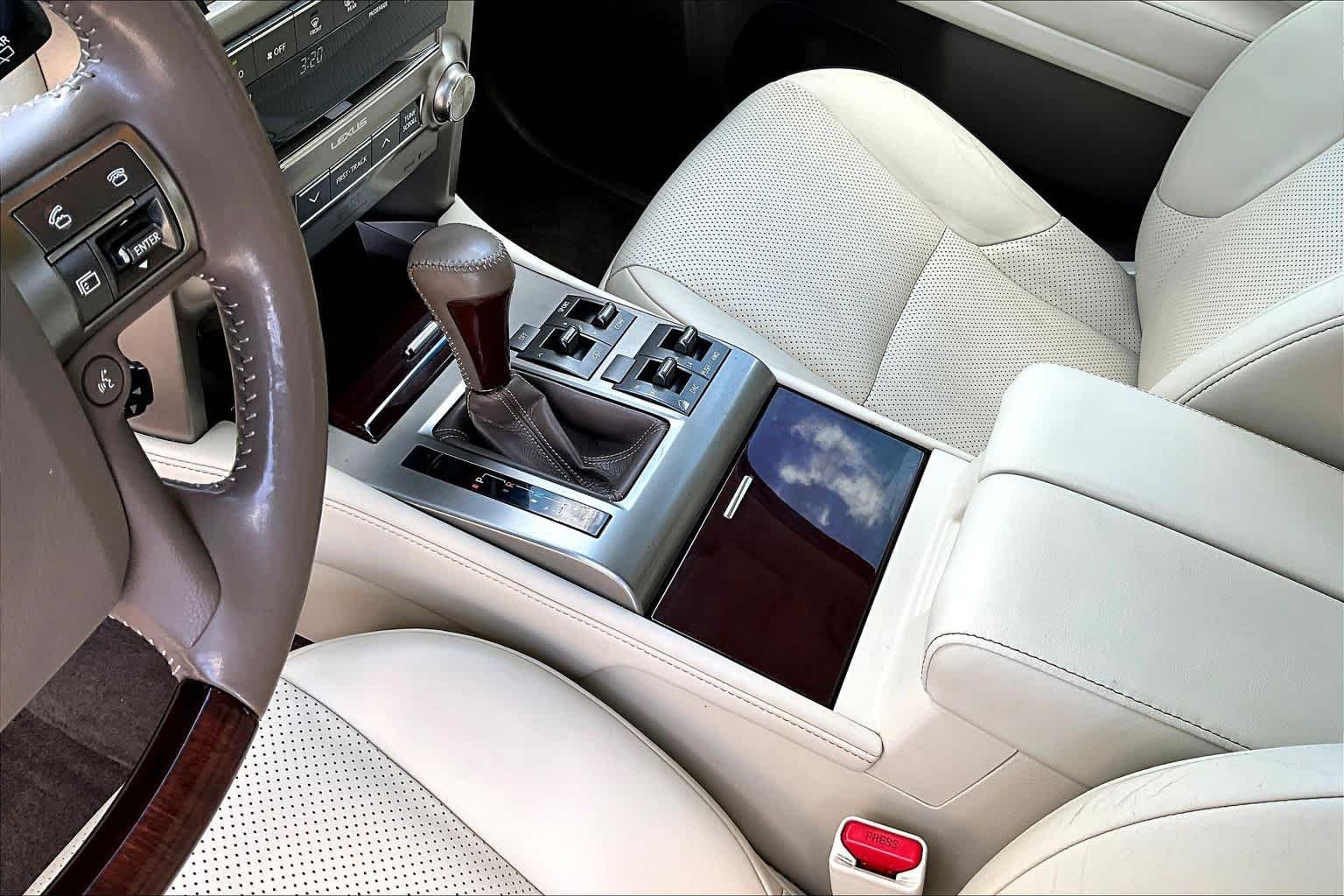Used 2017 Black Onyx Lexus Luxury image 16