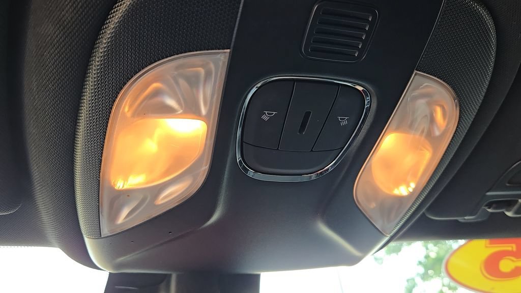 Used 2025 Hydro Blue Pearlcoat Jeep Trailhawk image 18