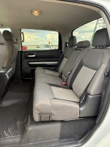 Used 2017 White Toyota SR5 image 15