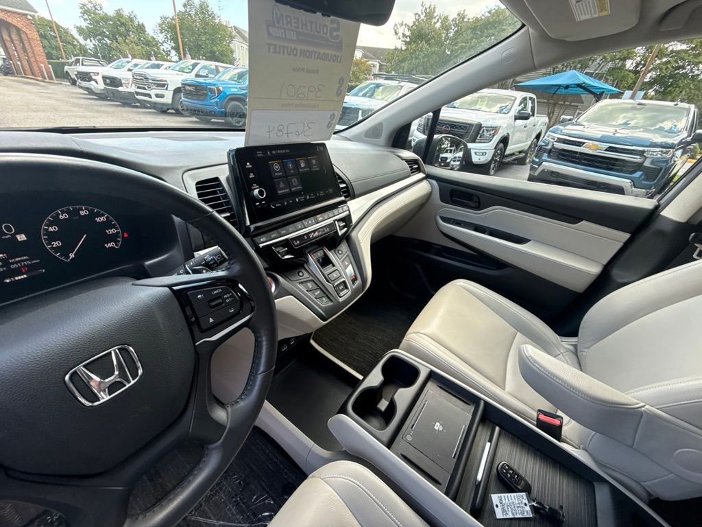 Used 2025 Silver Honda EX-L image 17