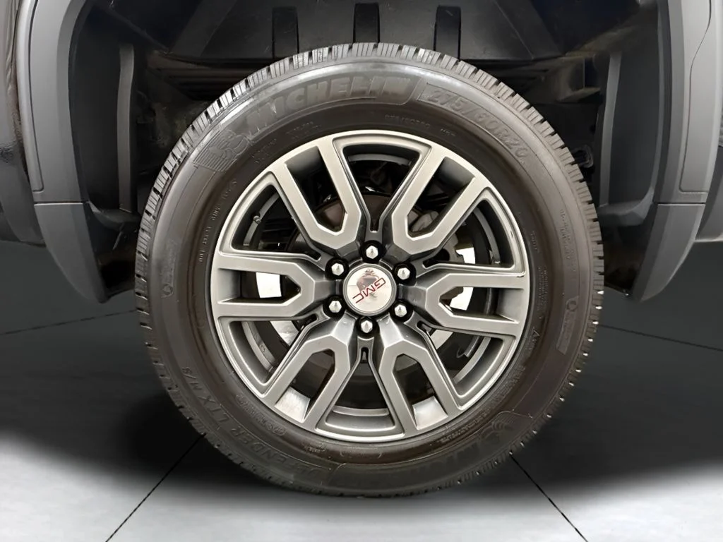 Used 2021 Black GMC AT4 image 28