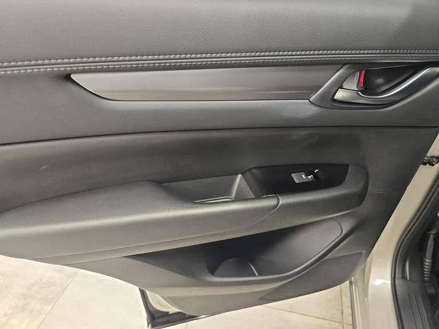 Used 2025 Platinum Mazda 2.5 S Select Package image 17