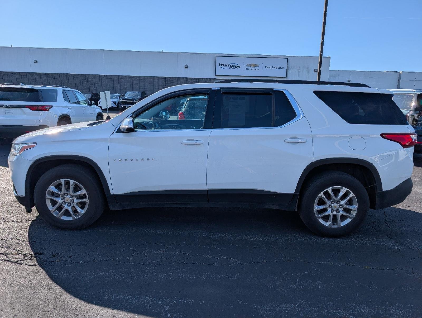 Used 2020 Summit White Chevrolet LT Cloth image 5