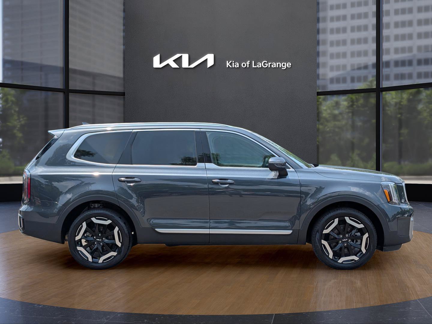 Used 2023 Dark Moss Kia EX image 4