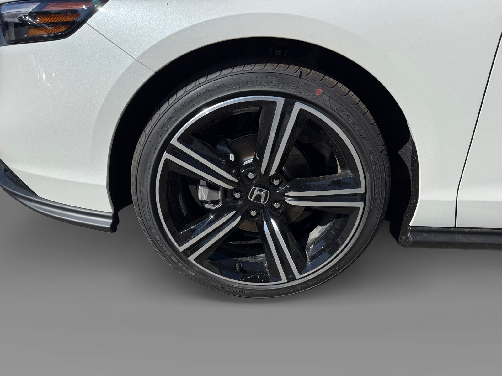 New 2026 Platinum White Pearl Honda SE image 9
