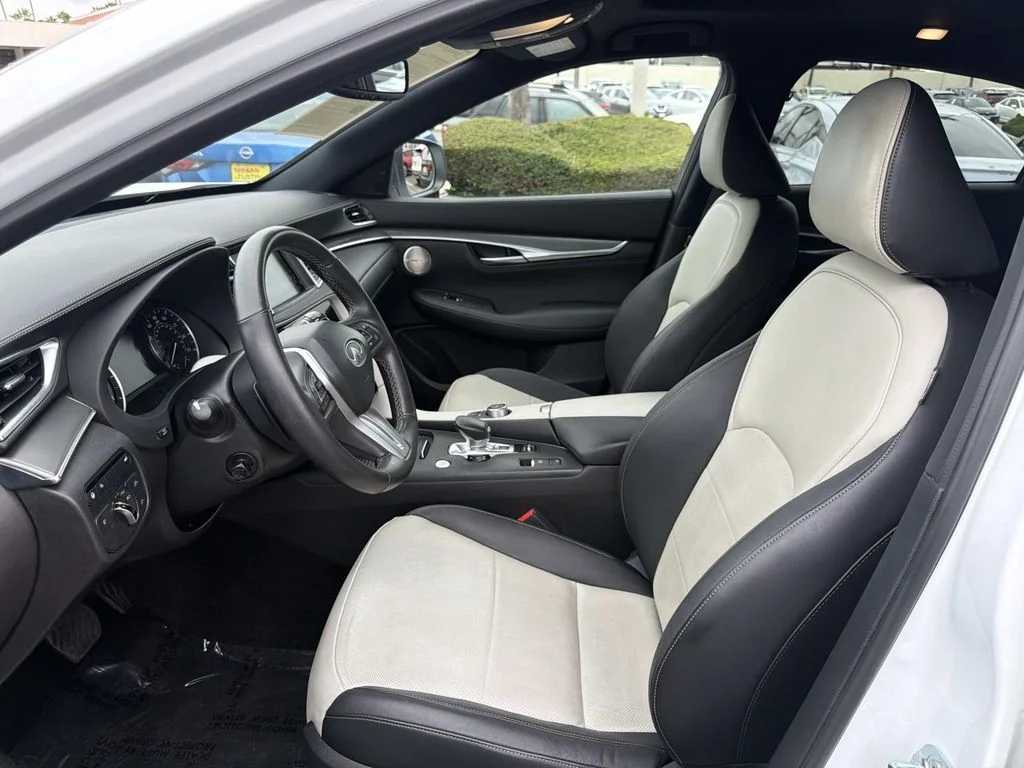 Used 2023 RADIANT WHITE INFINITI ESSENTIAL image 23