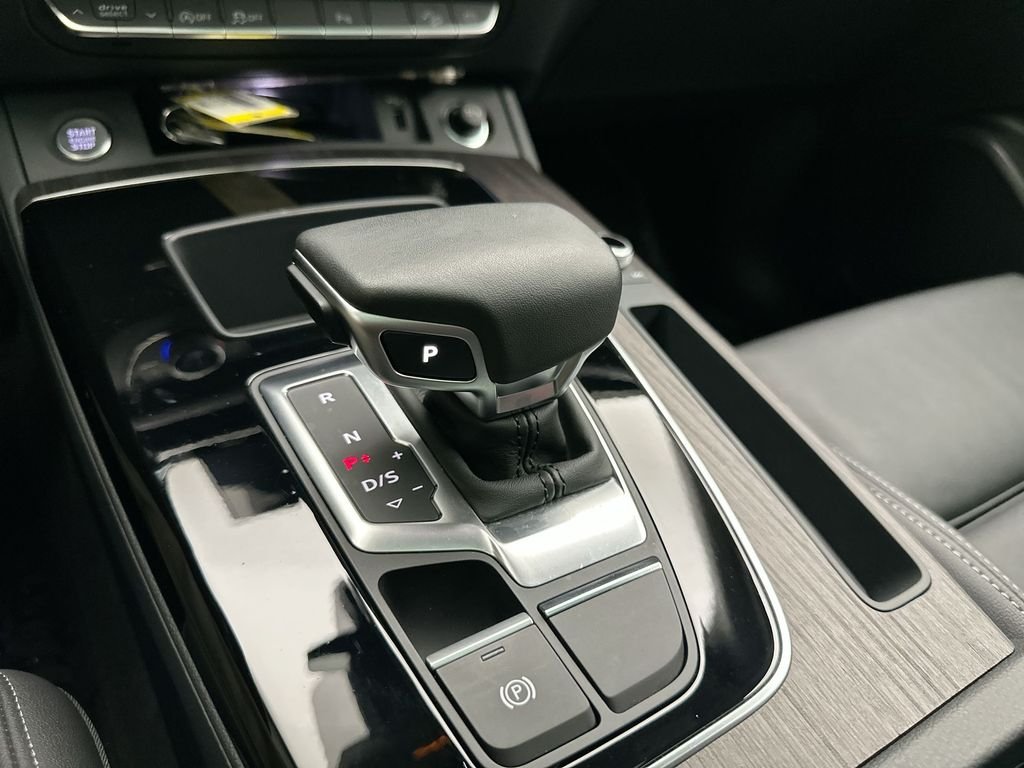 Used 2024  Audi 45 S line Premium image 24