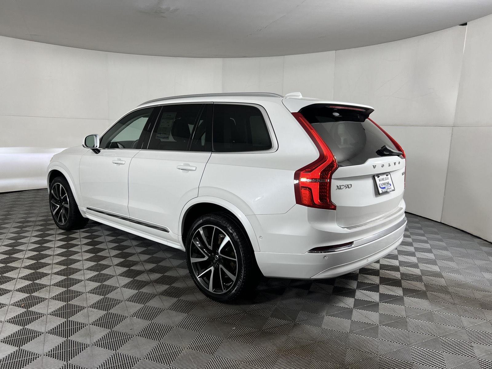 Used 2023 Crystal White Metallic Volvo Plus image 9