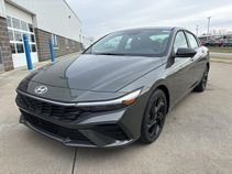New 2026 Amazon Gray Hyundai SE image 2