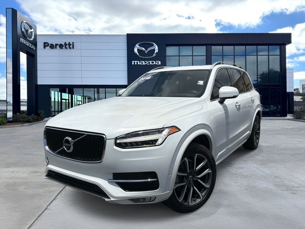2018 Volvo XC90 T6 AWD Momentum's photo