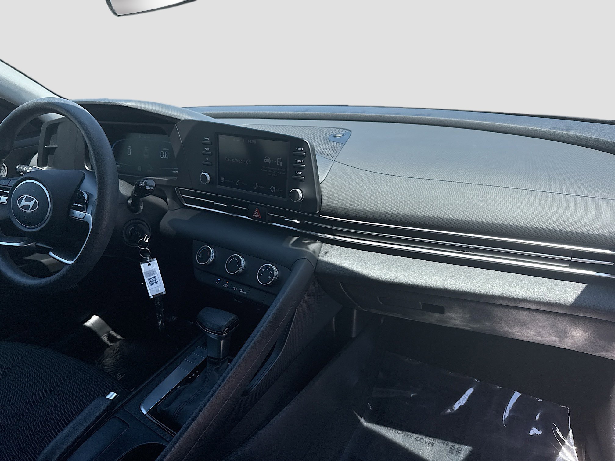 2025 Hyundai Elantra SE - Photo 29