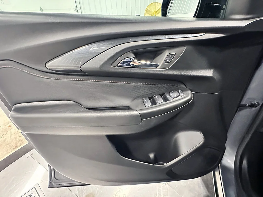 Used 2022 SATIN STEEL METALLIC Chevrolet RS image 20