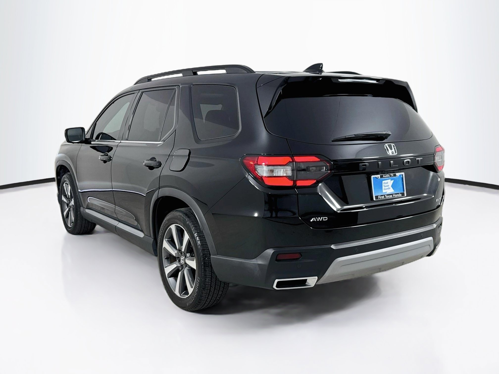 Certified Used 2025 Crystal Black Pearl Honda AWD Elite image 52