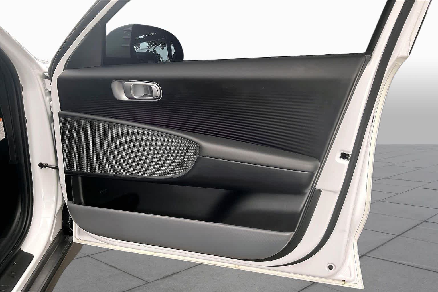 2025 Hyundai IONIQ 6 SEL - Photo 22