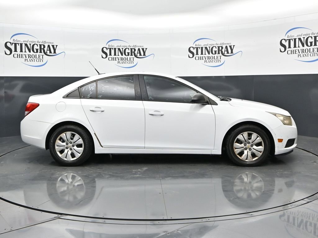 Used 2014 SUMMIT WHITE Chevrolet LS image 8