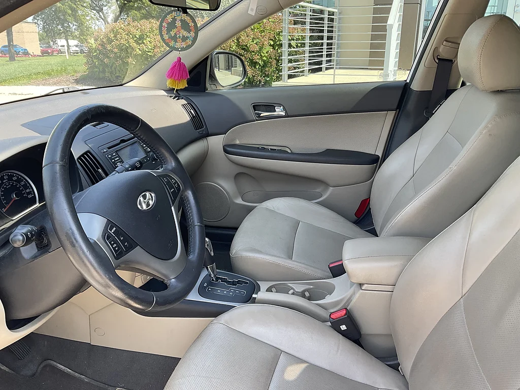 Used 2012 Monaco White Hyundai SE image 2