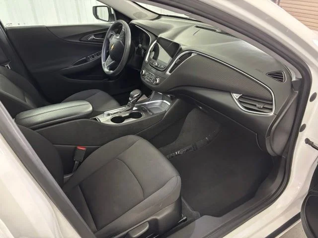 Used 2021 White Chevrolet LT image 24