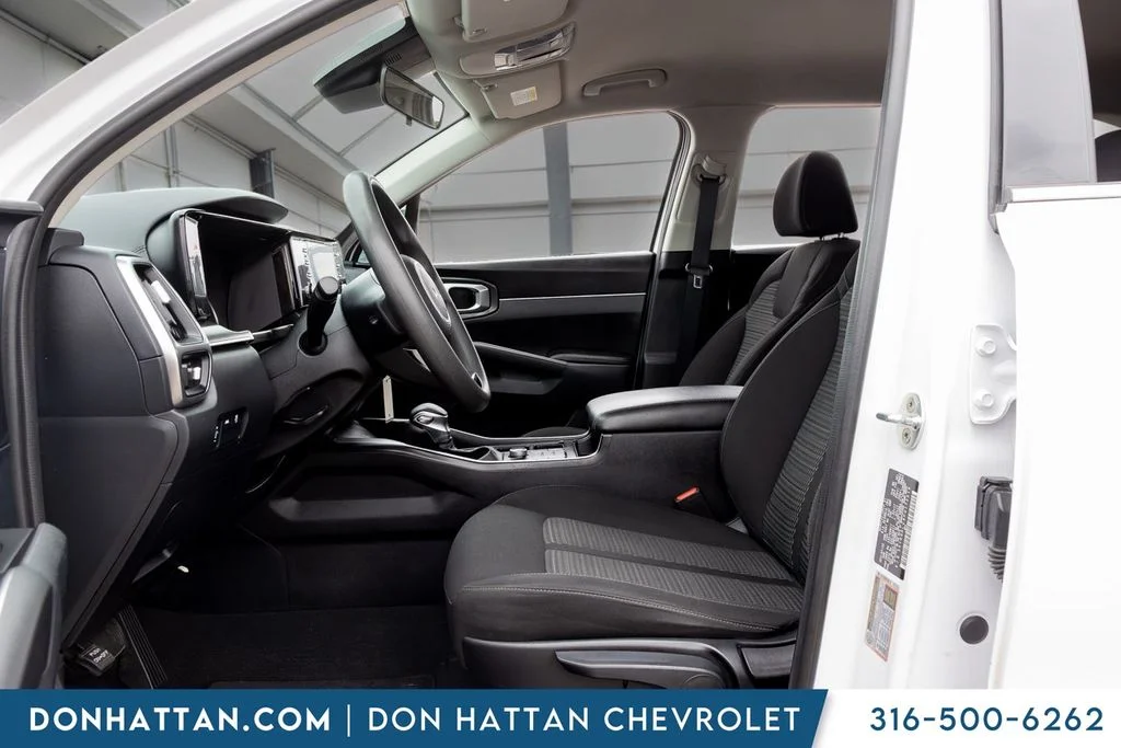 Used 2023 White Kia LX image 3